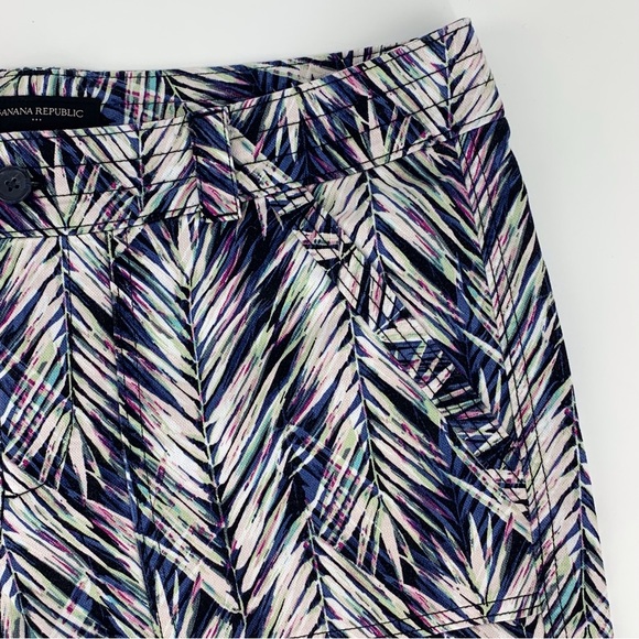 Banana Republic Factory Leaf Patterned Cotton High Rise Shorts, 12 - Picture 6 of 16
